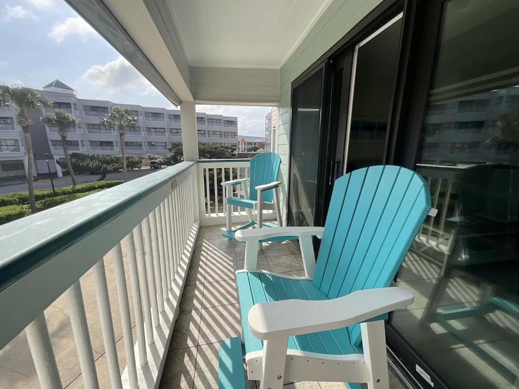 Sun Splashed Condo! Steps To Beach And 2 Pools Galveston Island 외부 사진