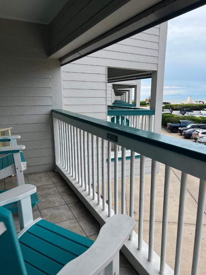 Sun Splashed Condo! Steps To Beach And 2 Pools Galveston Island 외부 사진