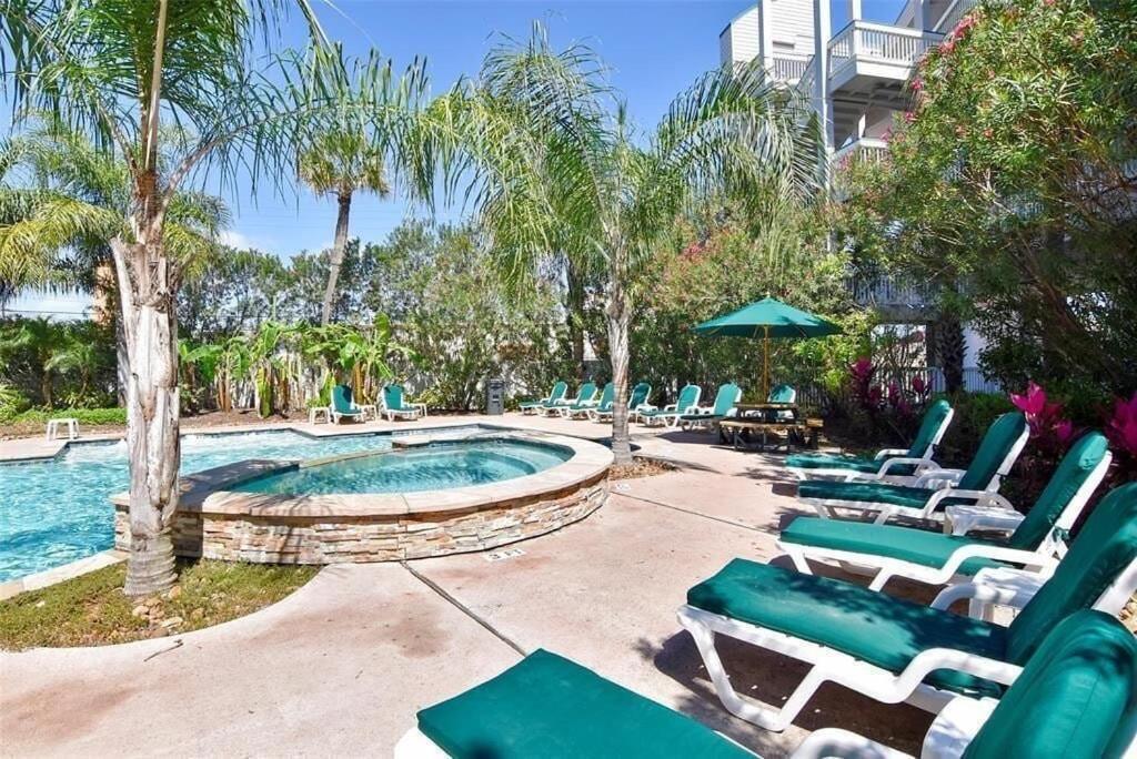 Sun Splashed Condo! Steps To Beach And 2 Pools Galveston Island 외부 사진